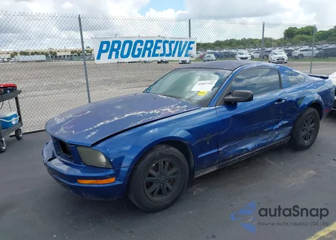 2007 Ford Mustang V6 Deluxe/V6 Premium z USA, uszkodzony, nr VIN 1ZVFT80N675281601